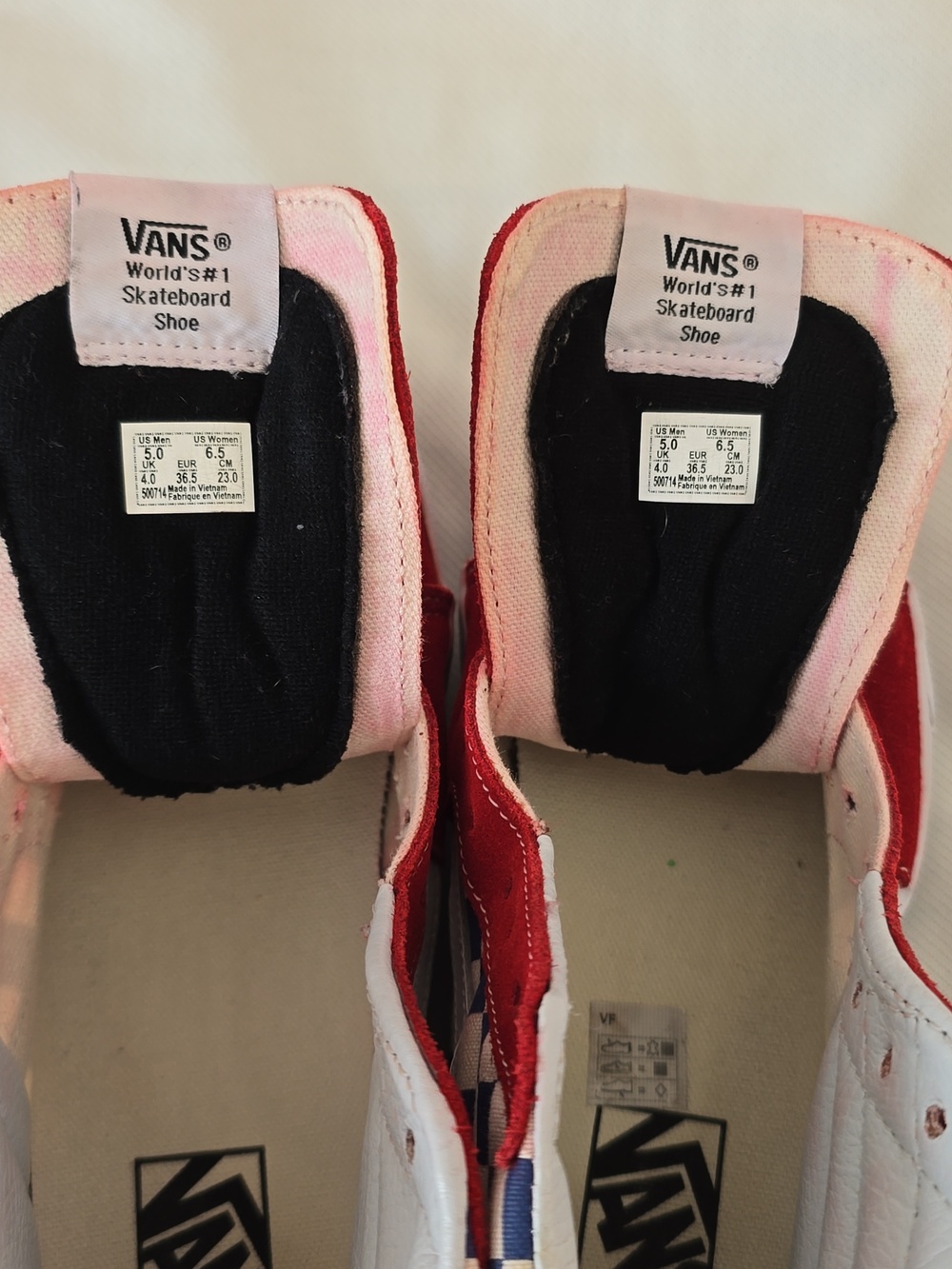 Vans - Picture 14 of 17